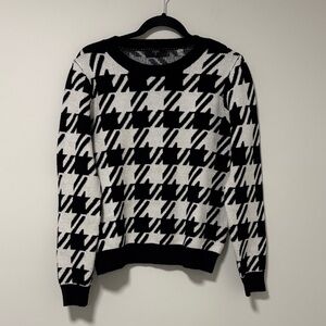 Tahari Black and White Houndstooth Sweater